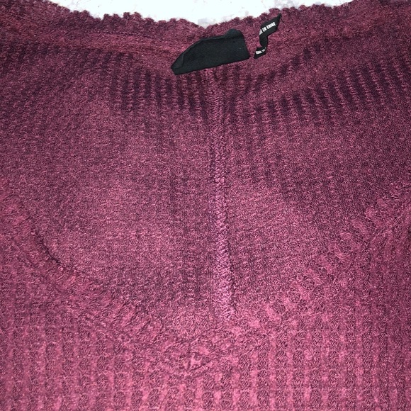 Maroon Urban Outfitters shirt - Picture 2 of 2